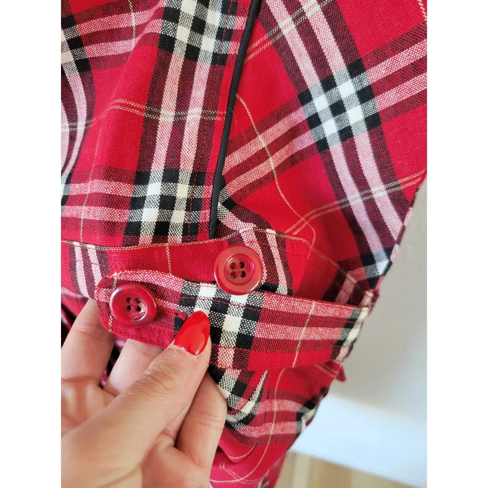 Penjuin red black